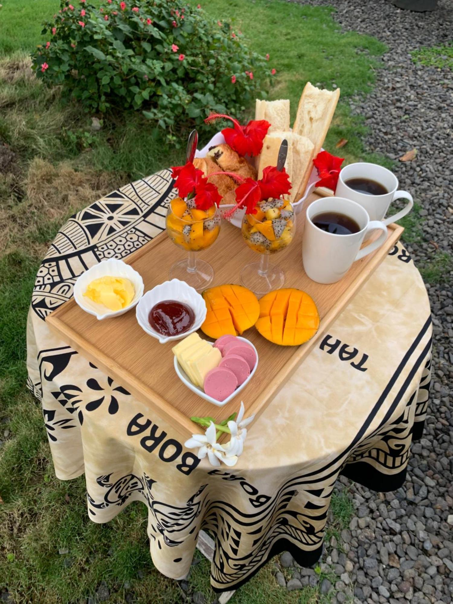 A Tomo Mai Homestay, Close To Airport, Private Bathroom Free Parking And Wifi With High Connection And Breakfast Optional Faaa Exterior foto