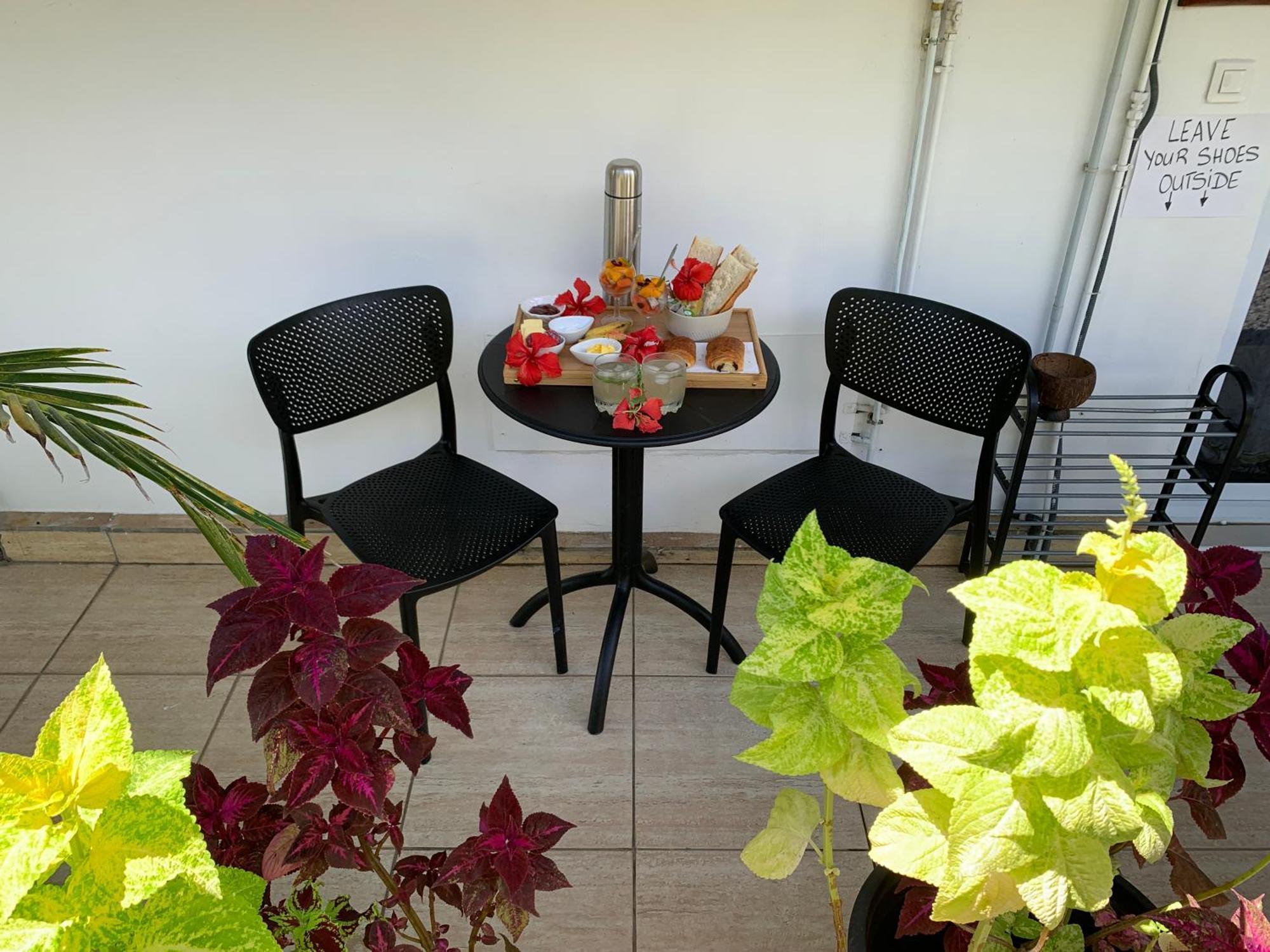 A Tomo Mai Homestay, Close To Airport, Private Bathroom Free Parking And Wifi With High Connection And Breakfast Optional Faaa Exterior foto