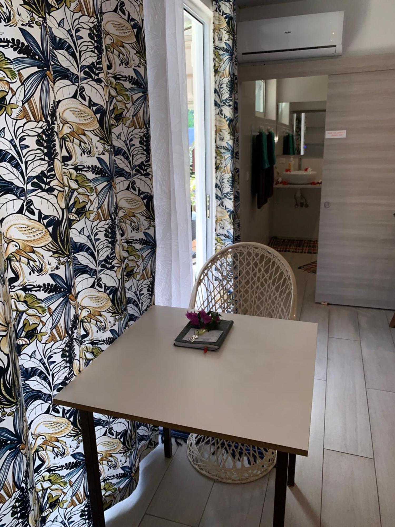 A Tomo Mai Homestay, Close To Airport, Private Bathroom Free Parking And Wifi With High Connection And Breakfast Optional Faaa Exterior foto